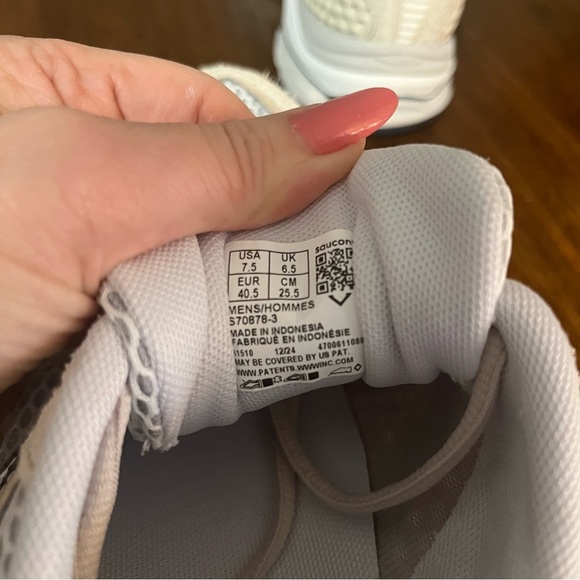 NORDSTROM X SAUCONY
PROGRID TRIUMPH 4 Men’s size 7.5. Beige suede and white. - Picture 10 of 15